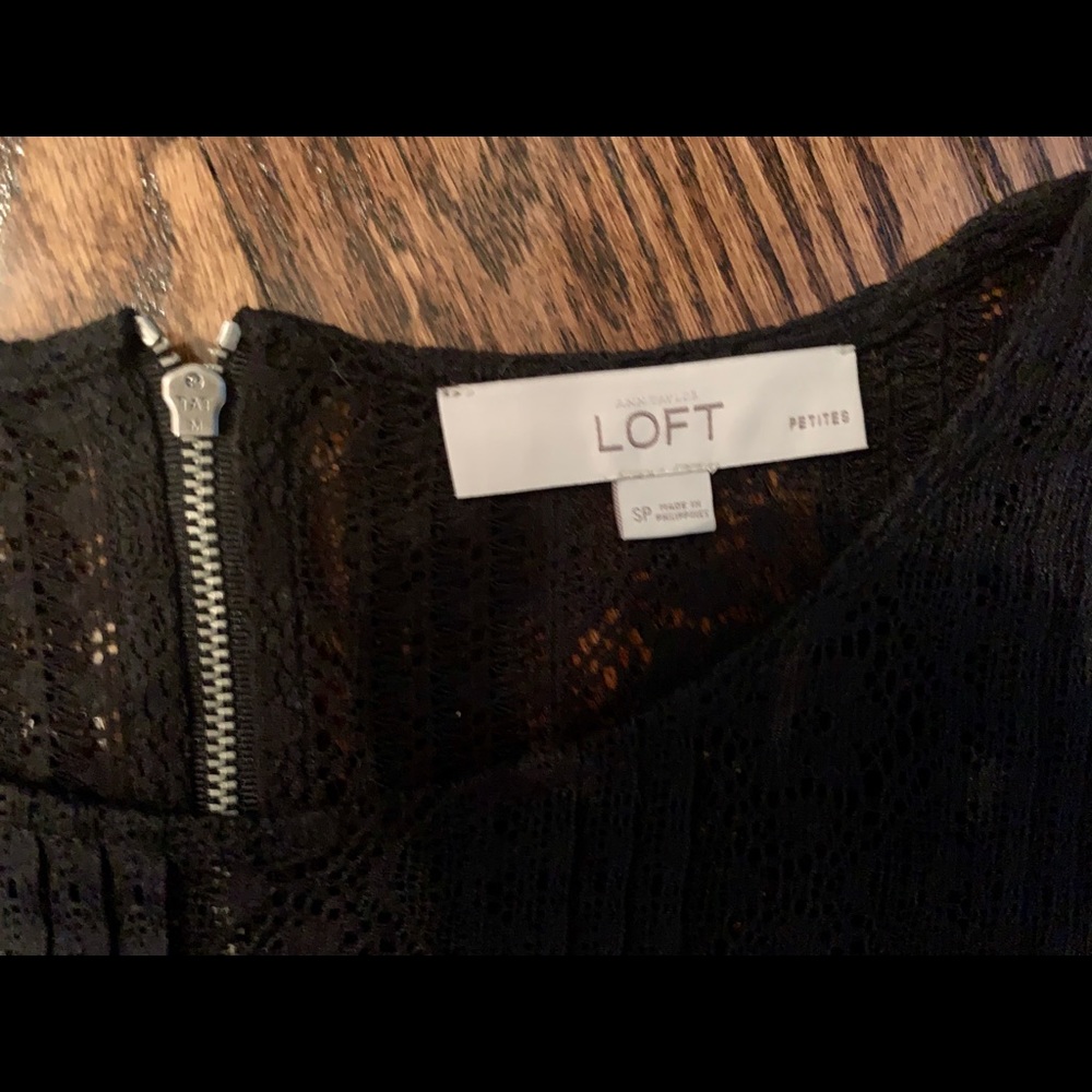 LOFT Lace Top - Picture 3 of 4